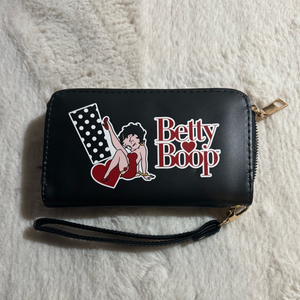 BRAND NEW Betty boot wallet